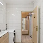 K357 - Panoramic-ferienwohnung Mit Seitlichem Ostseeblick In *